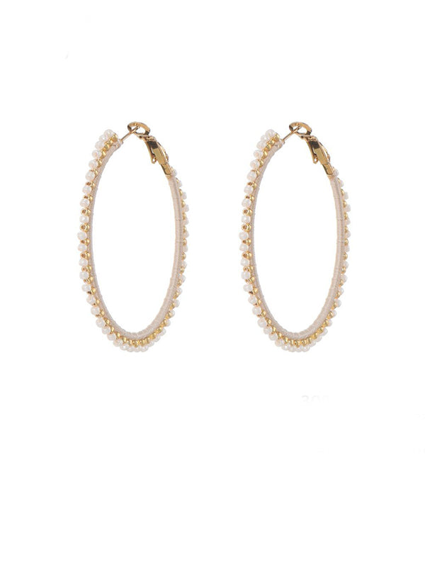 Off-white oorbellen met miyuki beads