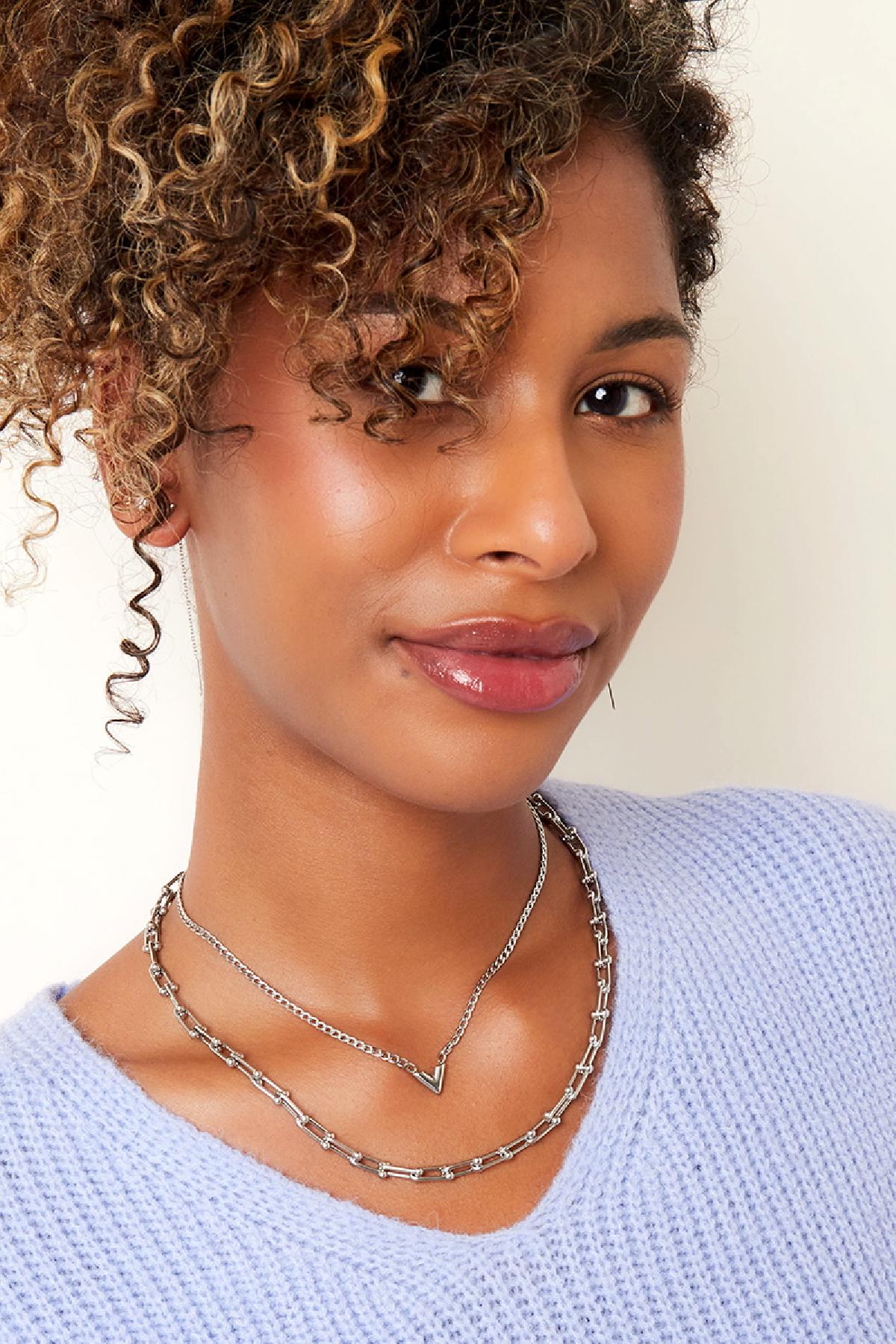 Ketting met letter V