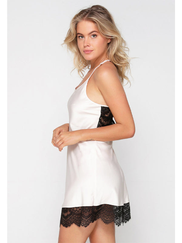 Nachtjurkje Off-white met zwart kant