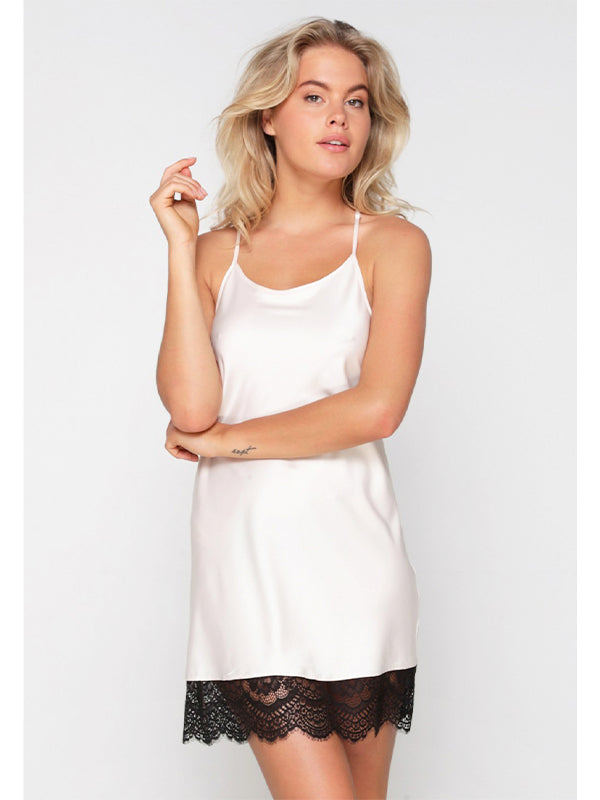 Nachtjurkje Off-white met zwart kant