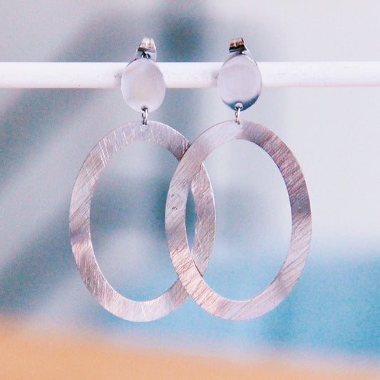 COOSZ_Bazou_statement oorbellen zilver