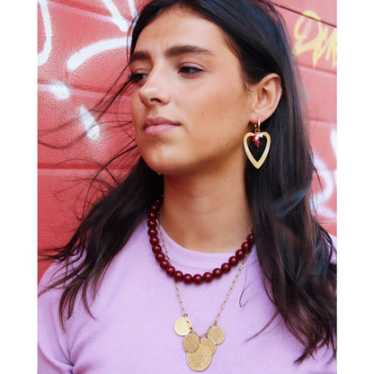 Oorbel met een cluster van edelstenen en een open hart - roze mix