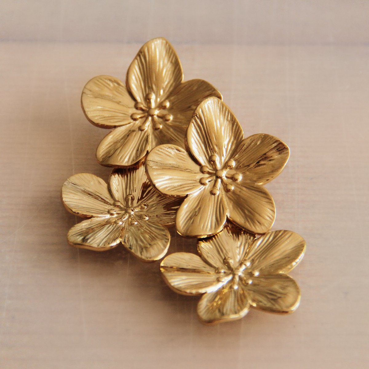 COOSZ_Bazou_oorbellen bloem