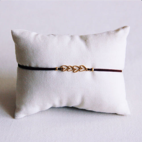 Bazou_armband bruin met hartjes